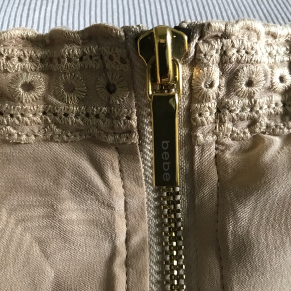 Bebe Women’s Silk Tan Ruffle detail Sleeveless dress size XS - Picture 7 of 9